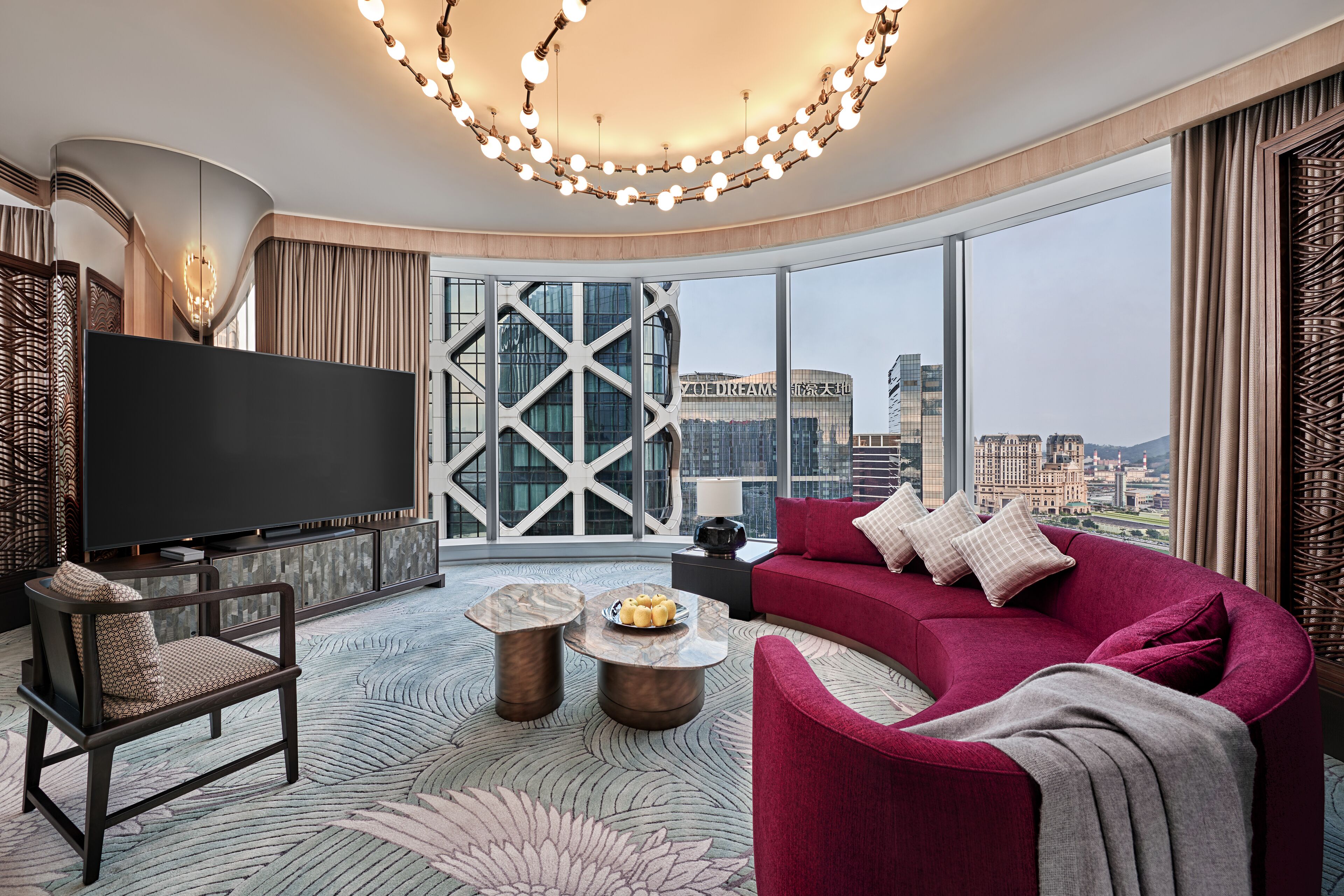 頤居別墅 | 起居区 | 42-英寸电视（配备有线频道）