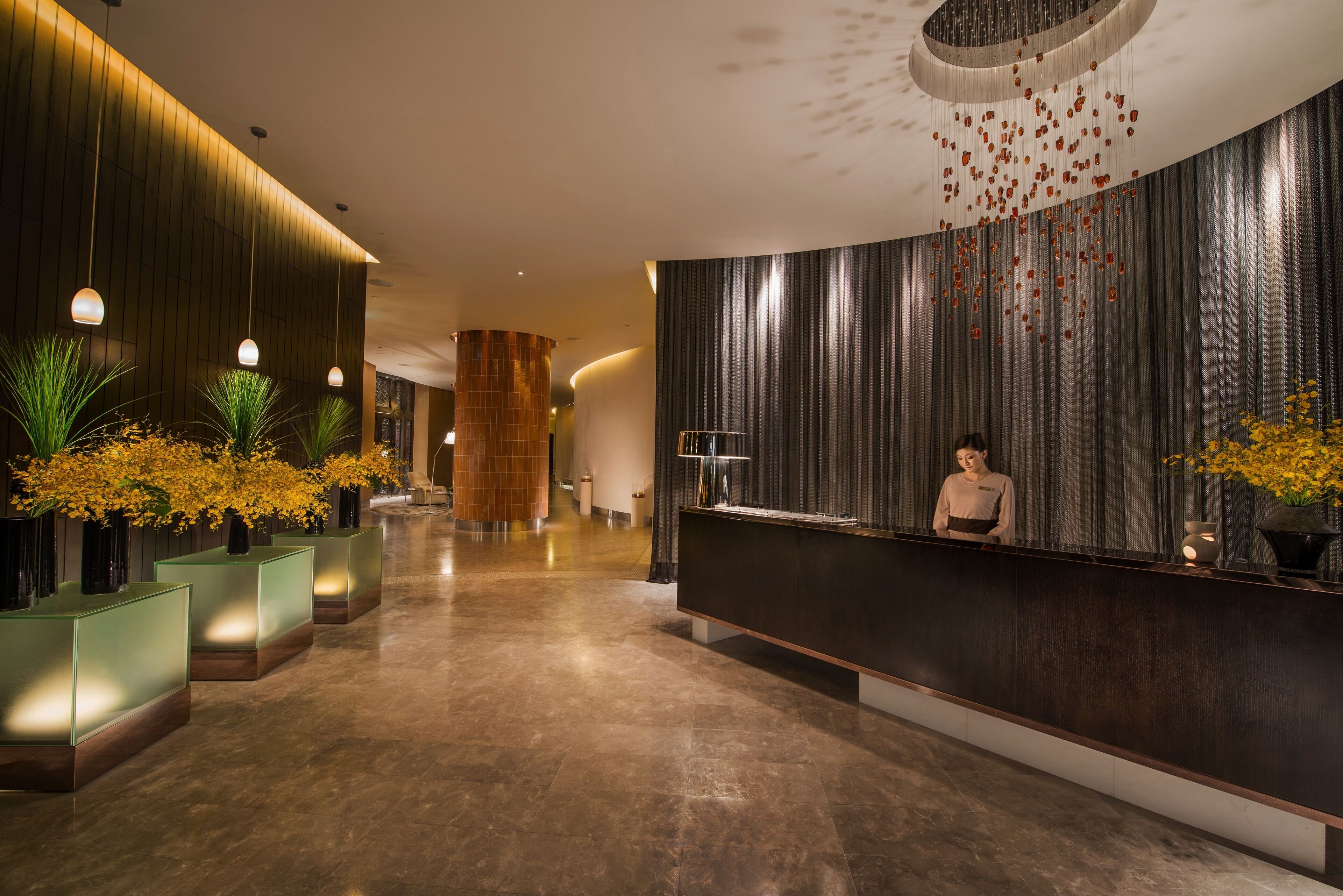 sauna, hot tub, steam room, body treatments, body scrubs, facials