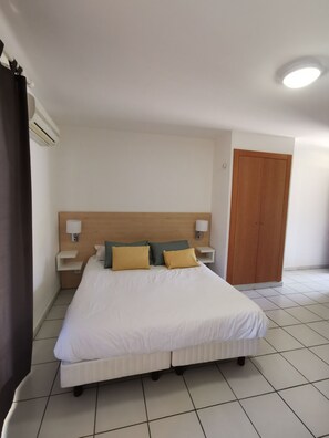 Studio | Premium bedding, individually furnished, soundproofing - Résidence Saint Michel (L'Île-Rousse)