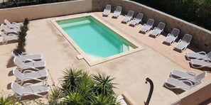 Outdoor pool, pool loungers - Résidence Saint Michel (L'Île-Rousse)