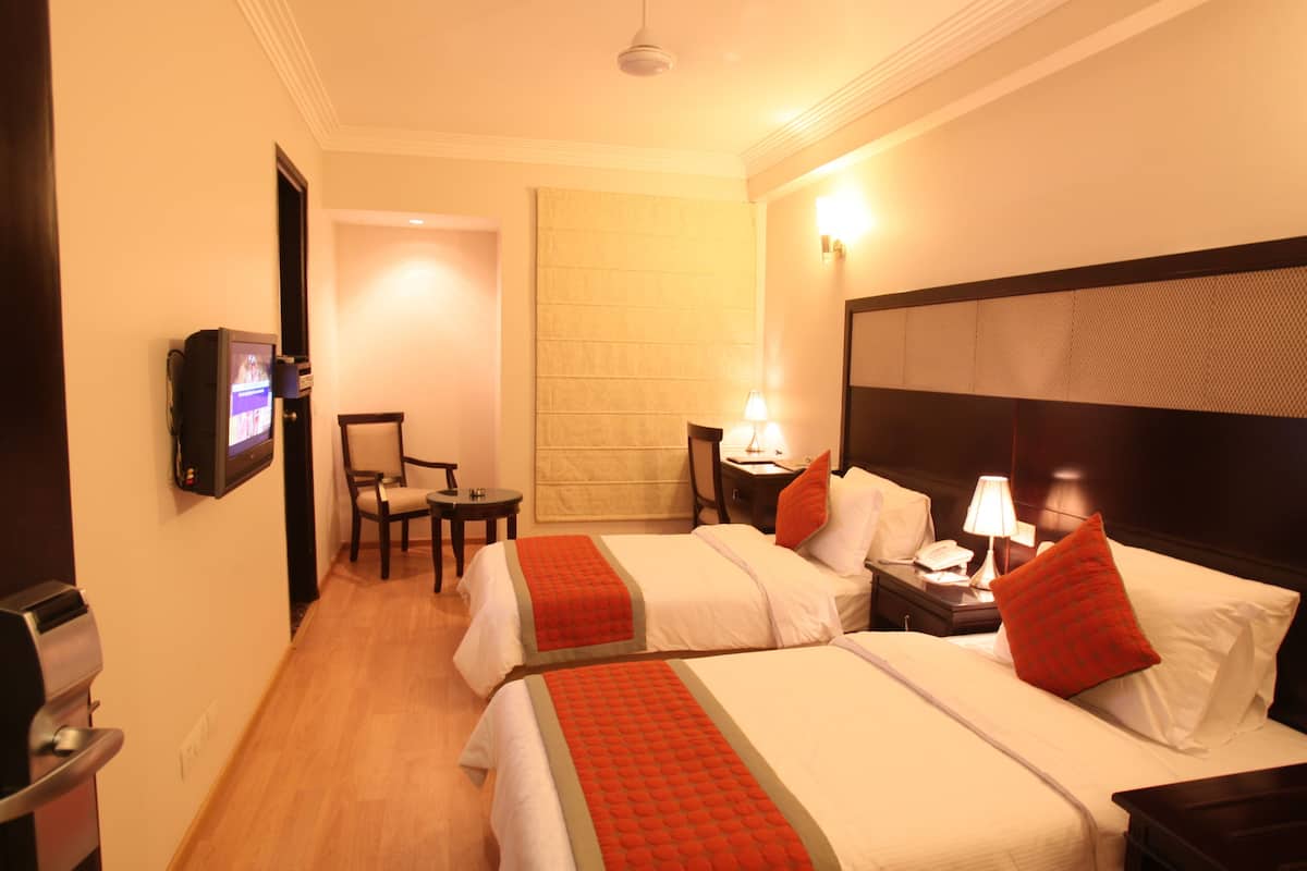 Premium bedding, minibar, in-room safe, desk