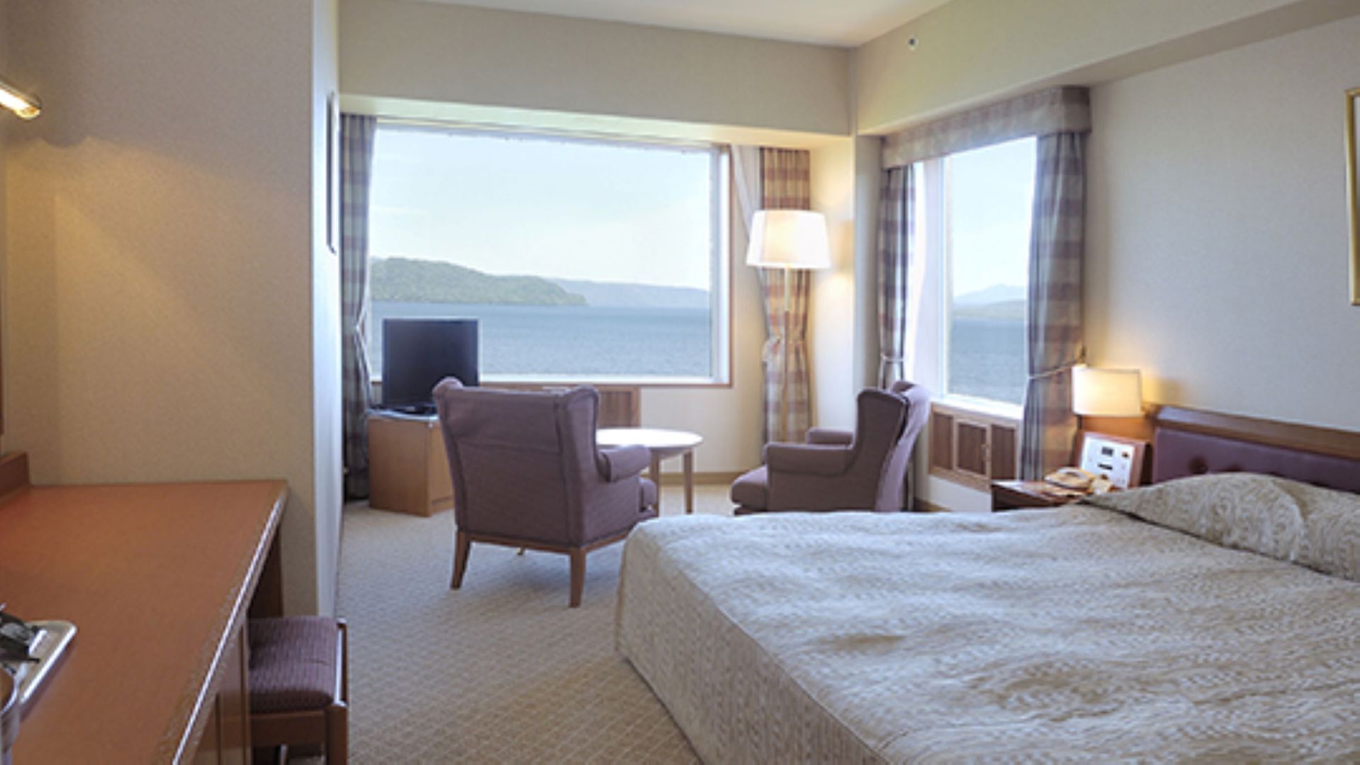 In-room safe, free WiFi, bed sheets