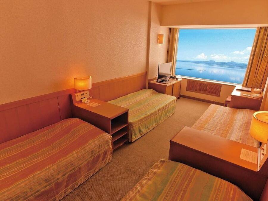 In-room safe, free WiFi, bed sheets