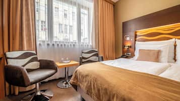 Standaard tweepersoonskamer | Hypoallergeen beddengoed, bedden met traagschuimmatras, een minibar