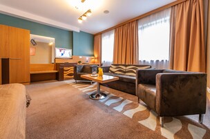 华丽双人房 | 防过敏的被褥、记忆海绵床垫、迷你吧、客房内保险箱