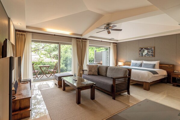 Cubrecamas y artículos del minibar gratis 