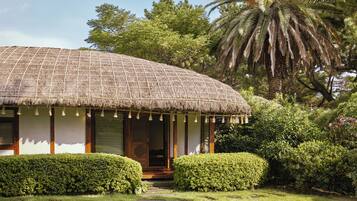 Traditionele kamer, 1 tweepersoonsbed, uitzicht op tuin | Donzen dekbedden, een minibar met enkele gratis items