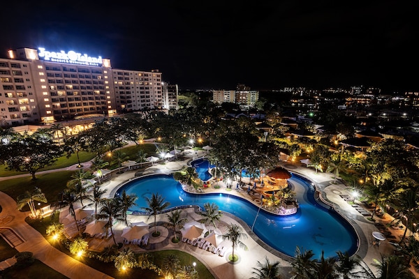 7 outdoor pools, cabanas (surcharge), pool umbrellas