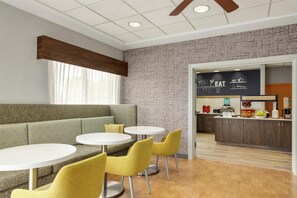 包含每日自助早餐