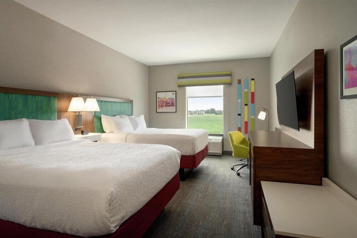 Down comforters, minibar, in-room safe, blackout drapes