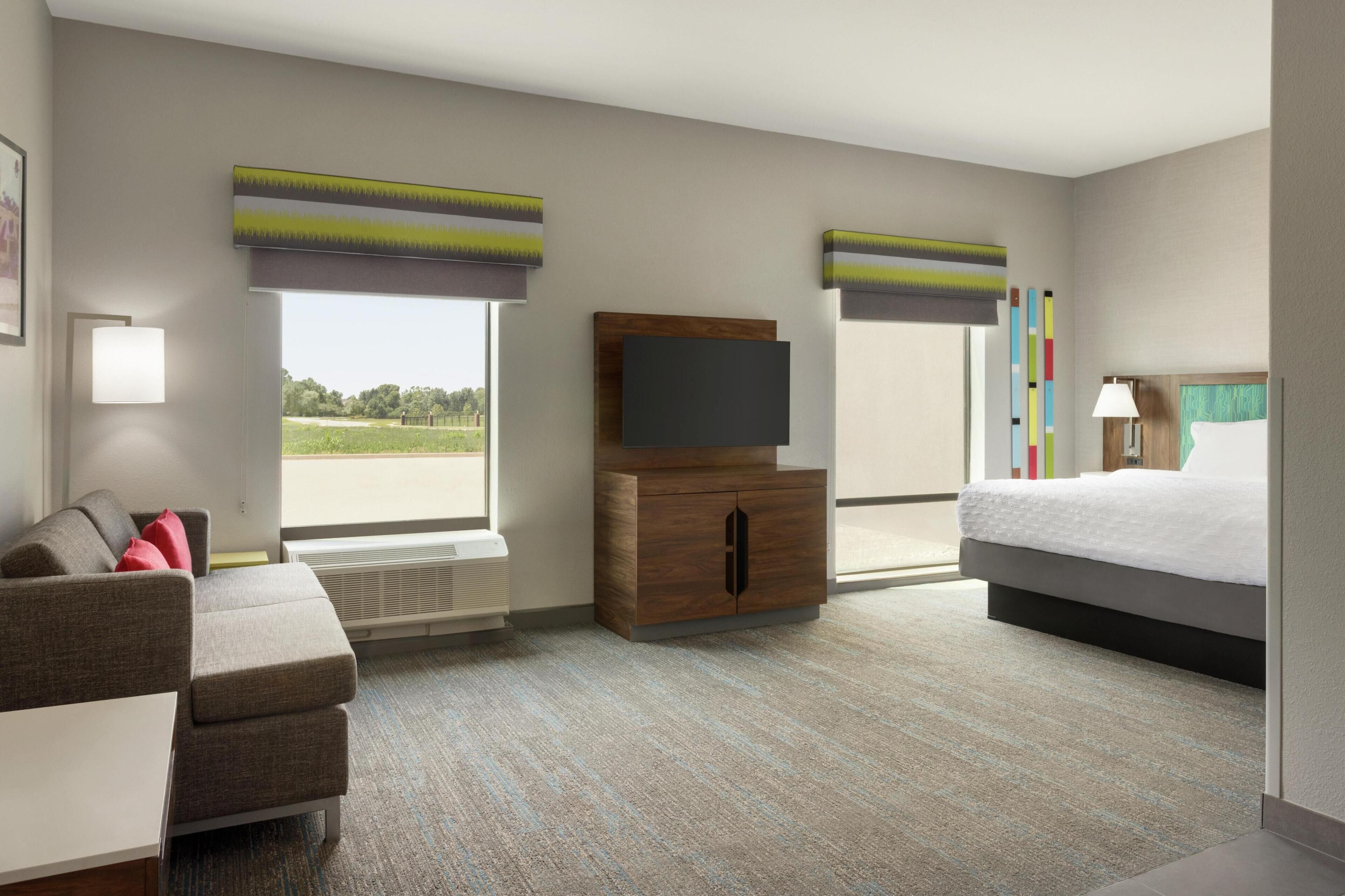 1 bedroom, down duvets, minibar, in-room safe