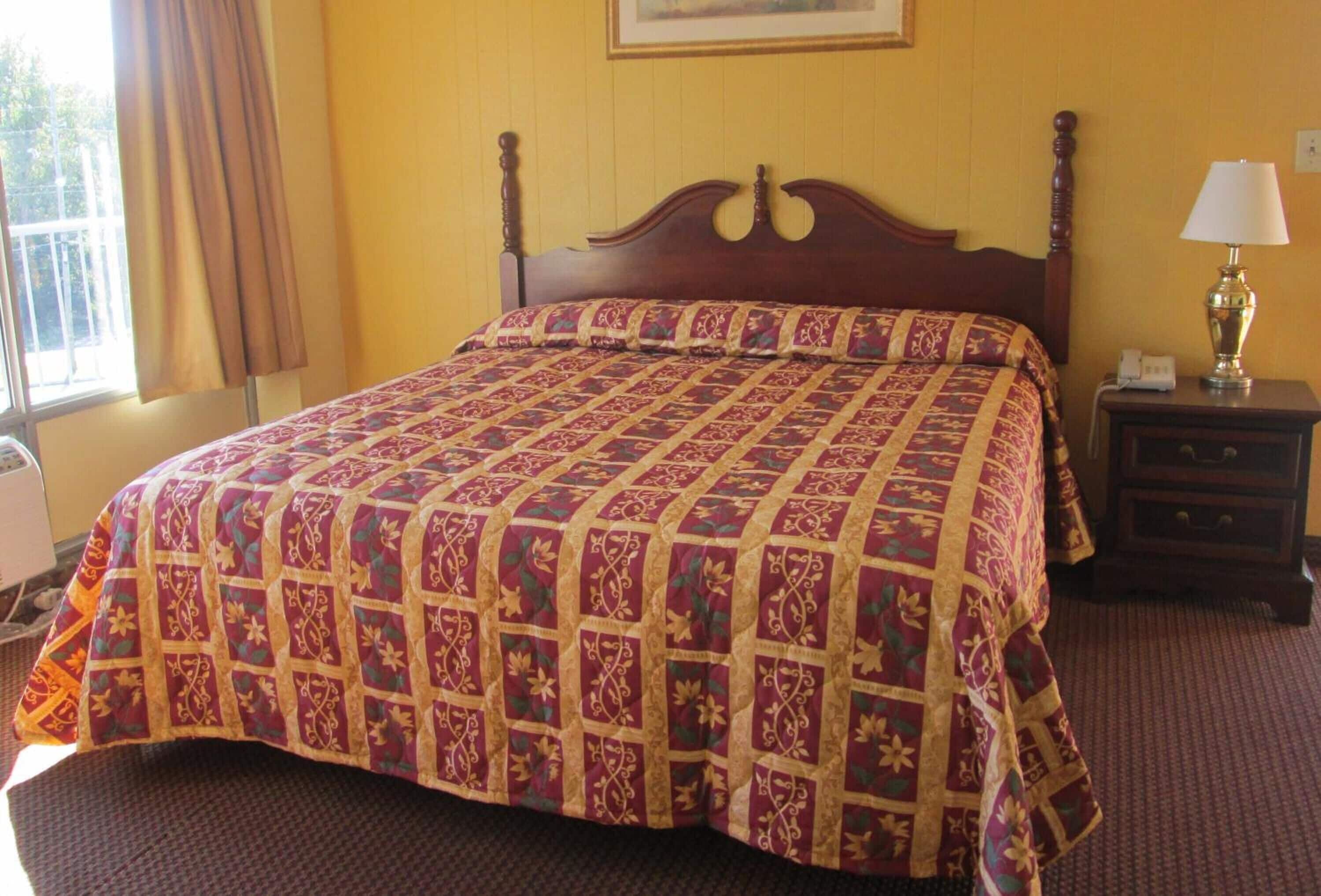 In-room safe, iron/ironing board, free WiFi