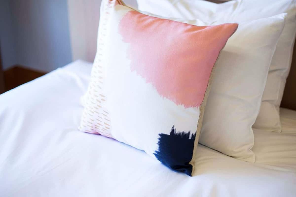 in-room safe, free wifi, bed sheets