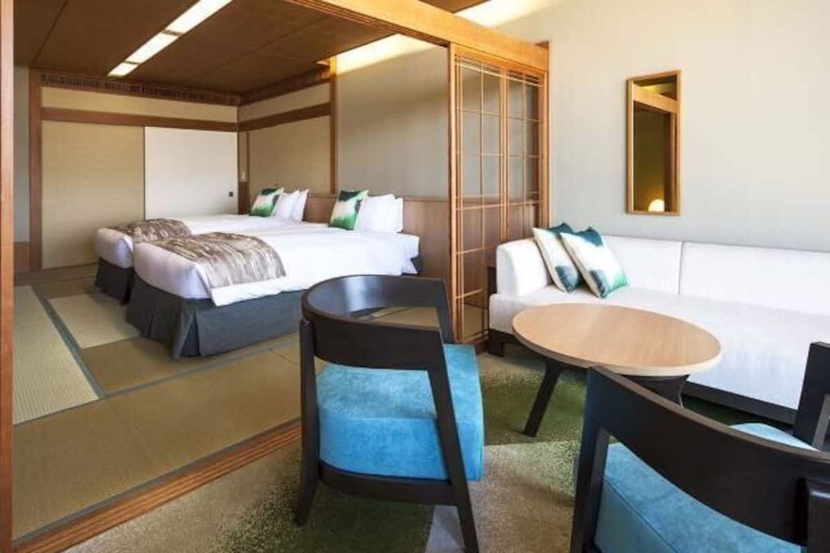 In-room safe, free WiFi, bed sheets