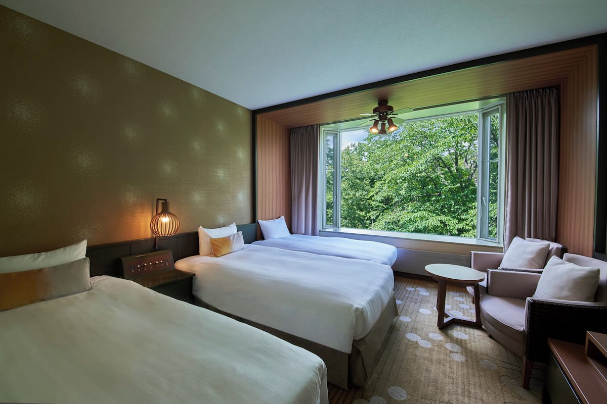 Premium bedding, in-room safe, free WiFi, bed sheets
