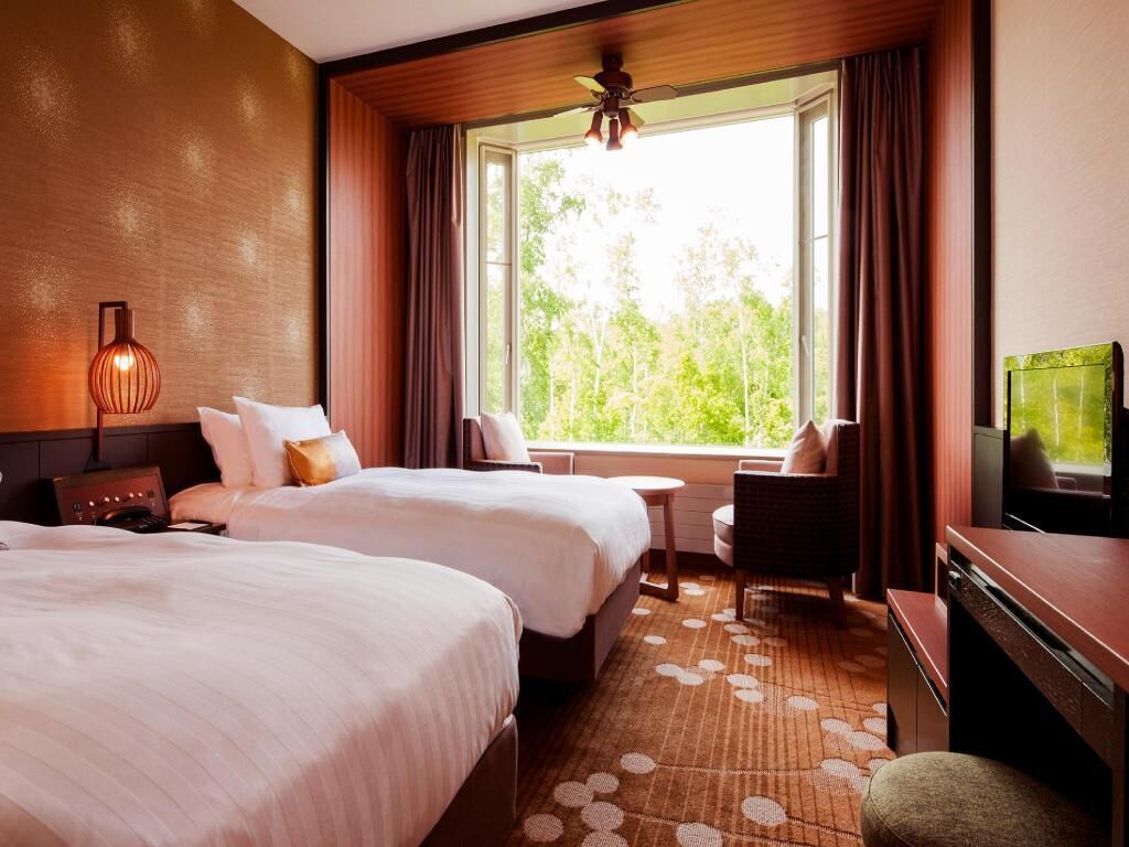 Premium bedding, in-room safe, free WiFi, bed sheets