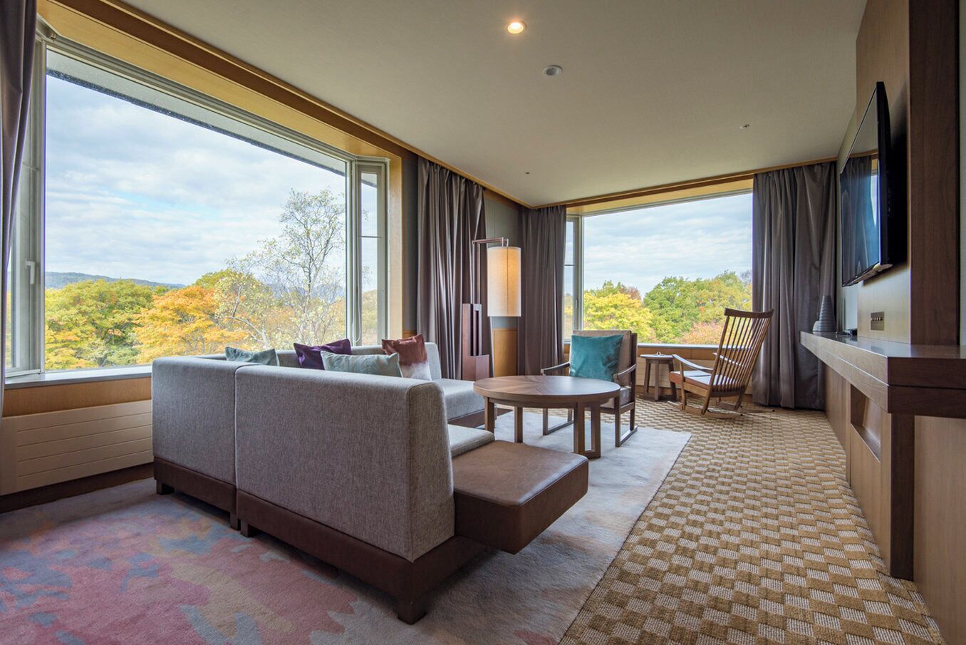 premium bedding, in-room safe, free wifi, bed sheets