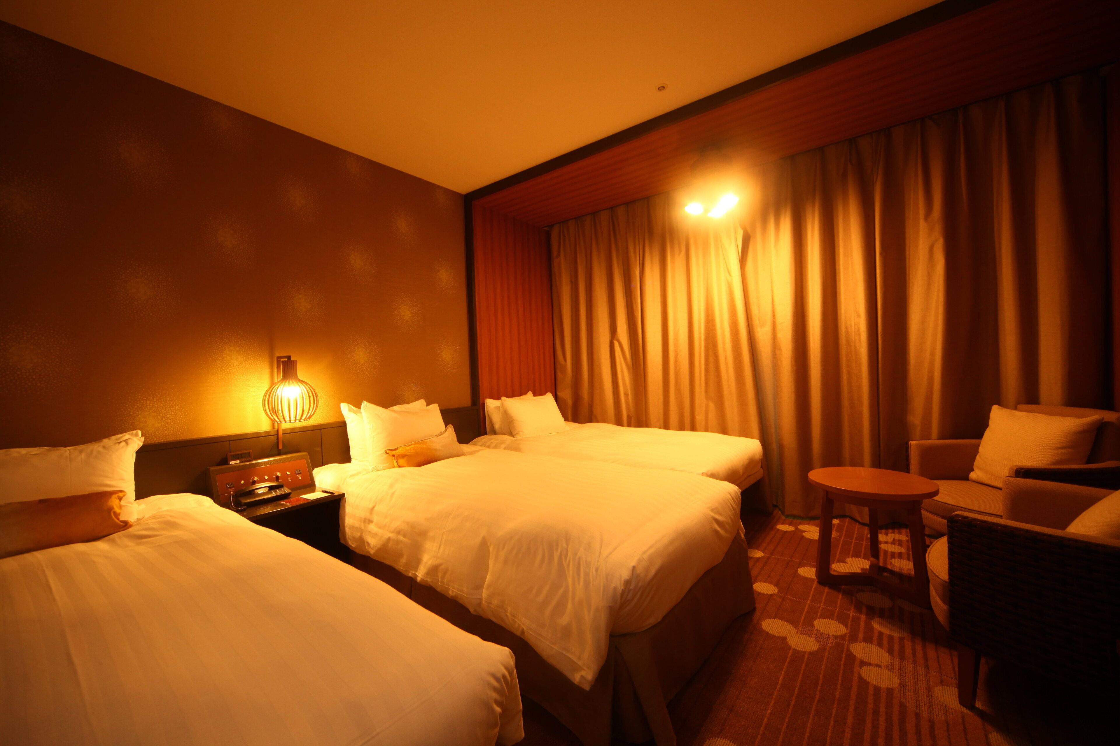 premium bedding, in-room safe, free wifi, bed sheets