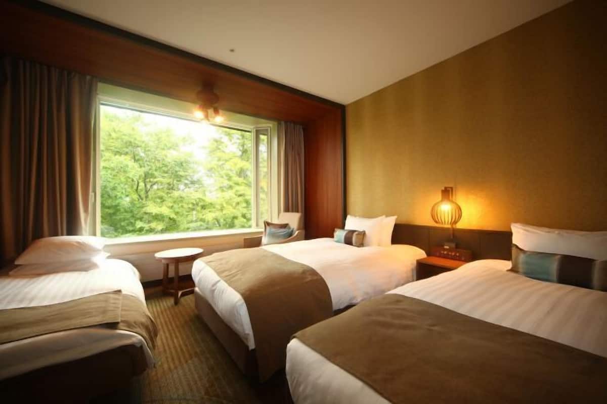 Bộ đồ giường cao cấp, két bảo mật tại phòng