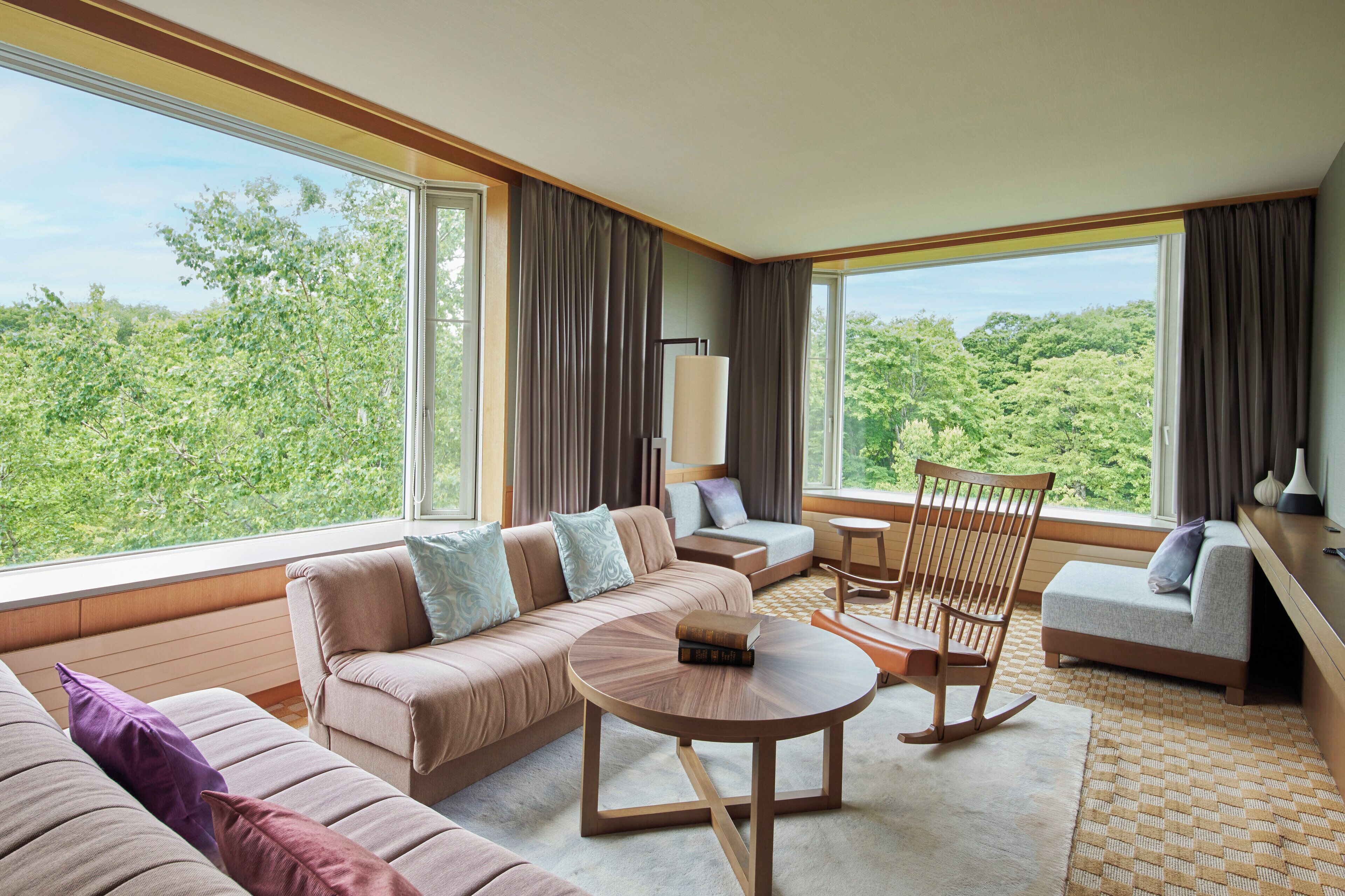 premium bedding, in-room safe, free wifi, bed sheets