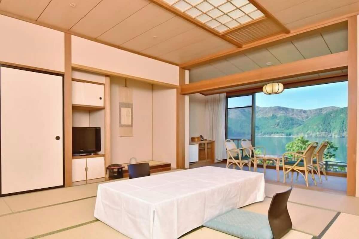 1 bedroom, premium bedding, in-room safe, desk