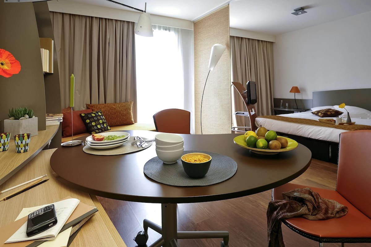 Studio, Multiple Beds | In-room safe, desk, soundproofing, iron/ironing board