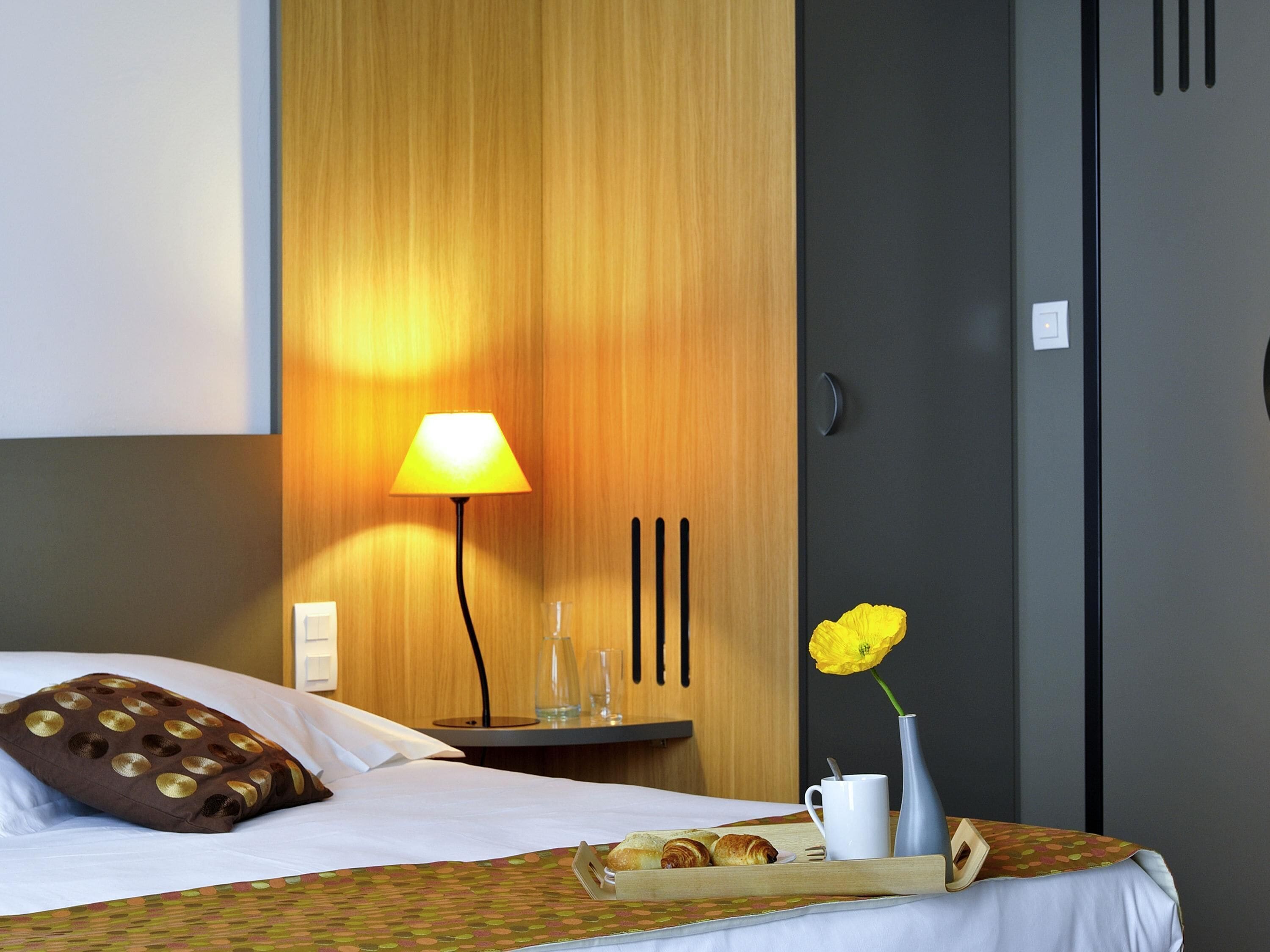 Studio, 1 Double Bed | In-room safe, desk, soundproofing, iron/ironing board