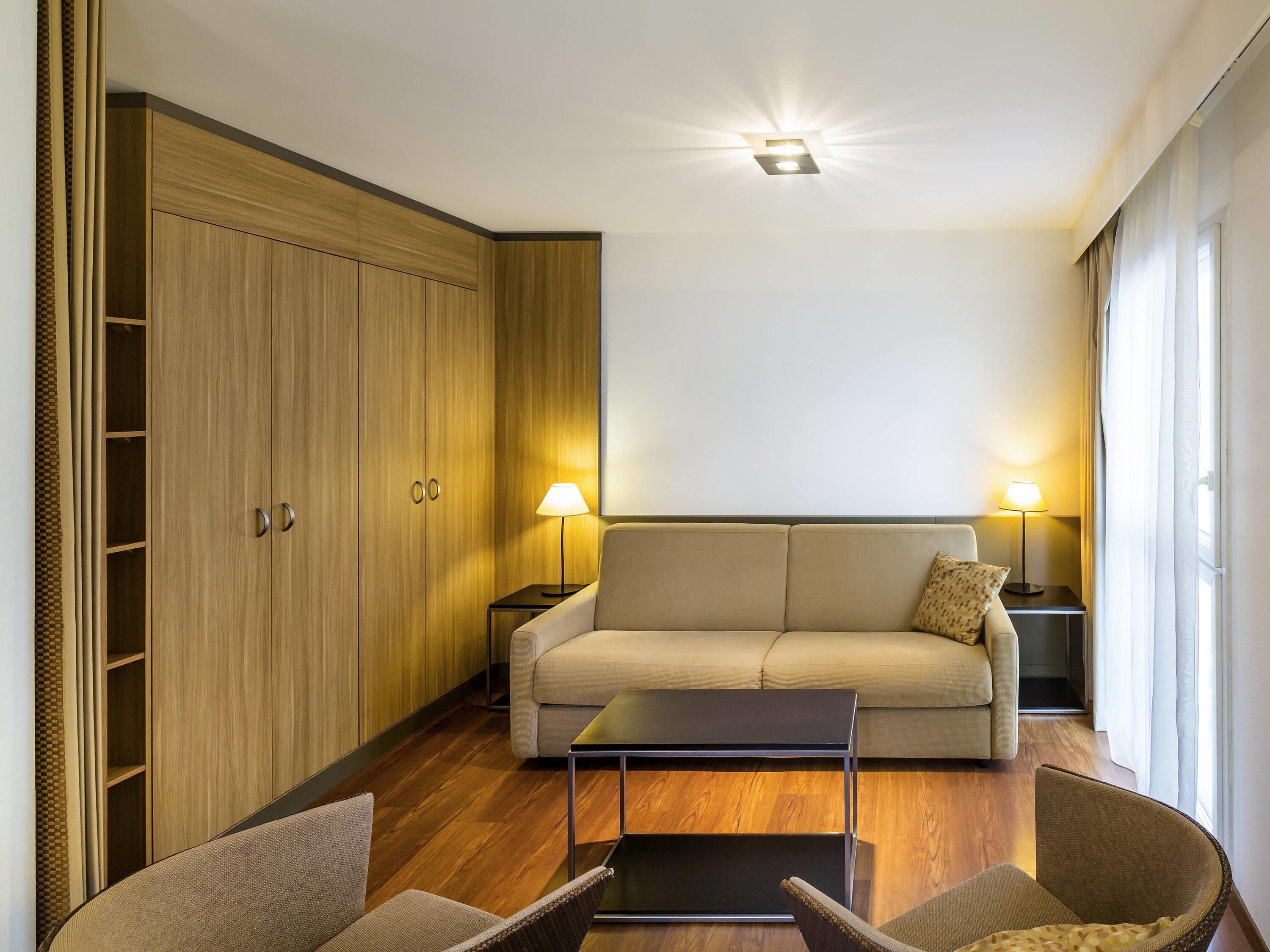 Studio Suite, 1 Katil Kelamin (Double) dengan Katil Sofa | Peti besi dalam bilik, meja, kalis bunyi, seterika/papan seterika 