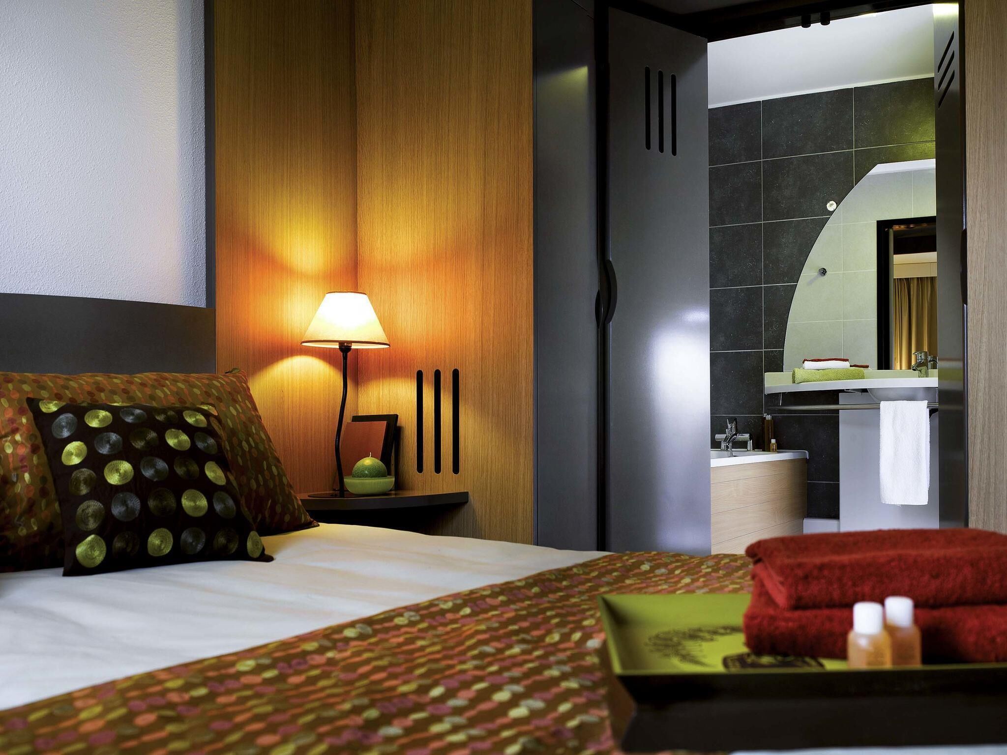 Studio, Mehrere Betten | Zimmersafe, Schreibtisch, schallisolierte Zimmer, Bügeleisen/Bügelbrett