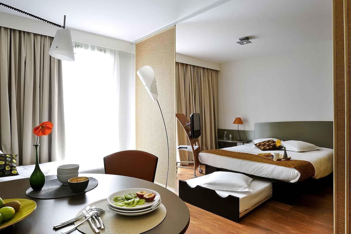 Coffres-forts dans les chambres, bureau, chambres insonorisées