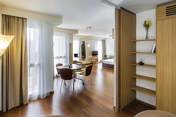 Studio Suite, 1 Double Bed with Sofa bed | In-room safe, desk, soundproofing, iron/ironing board