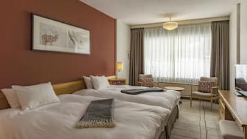 East Building Comfort Twin, Non-smoking | Blackout curtains, bed sheets