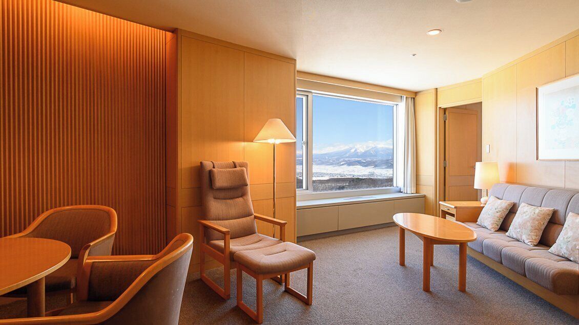 Premium bedding, down duvets, in-room safe, blackout curtains