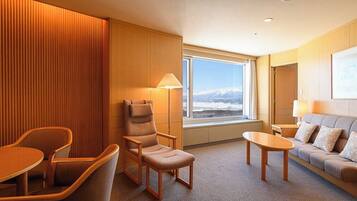 Premium bedding, down duvets, in-room safe, blackout curtains