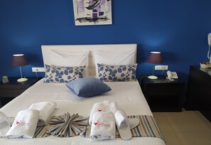 Minibar, in-room safe, free WiFi, bed sheets