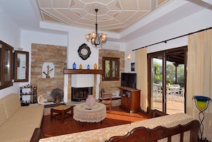 Apartment, Sea View | Living room
