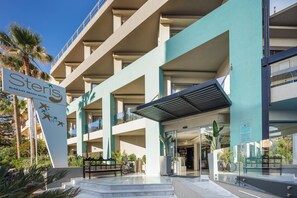 Property entrance - Steris Elegant Beach Hotel  (Rethymno)