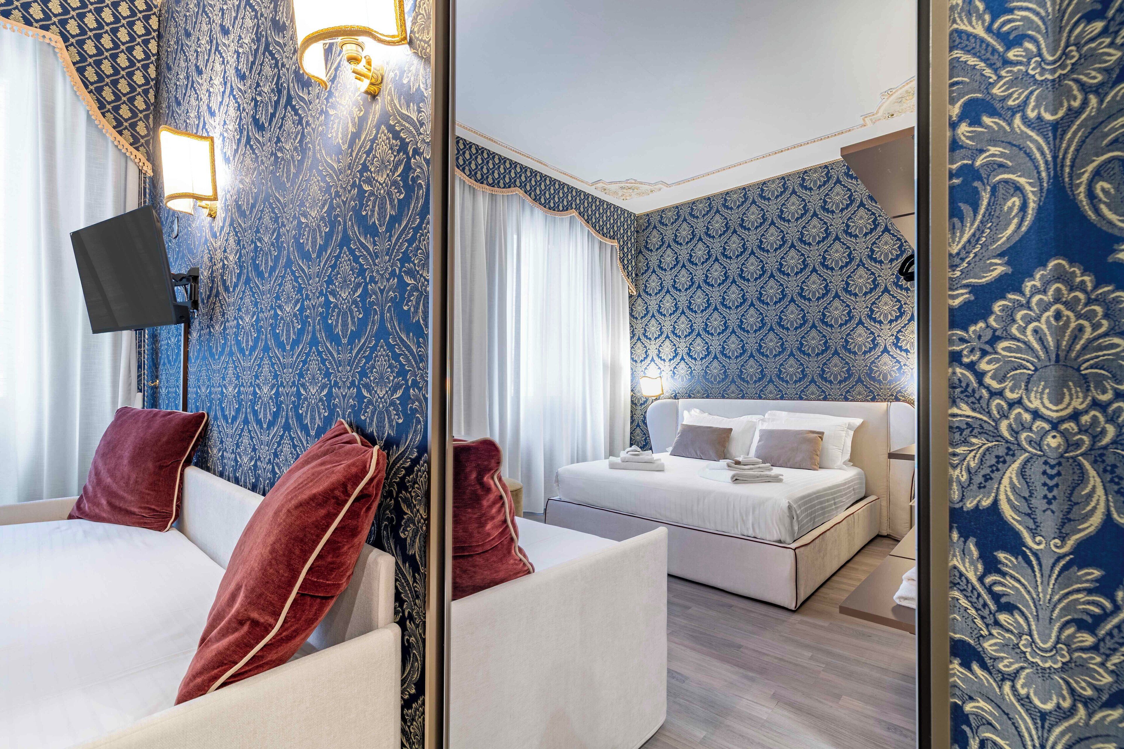 Habitación doble superior, baño privado, vistas a la ciudad | Ropa de cama de alta calidad, sistema de insonorización, cunas (de pago)