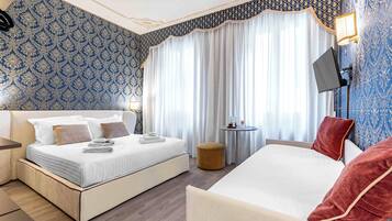 Superior Double Room, Private Bathroom, City View | Premium bedding, desk, soundproofing, iron/ironing board