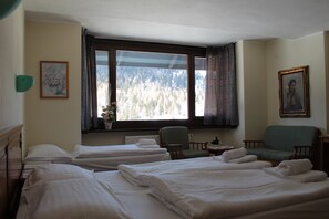 Triple Room | 1 bedroom, desk, cribs/infant beds, free WiFi