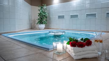 Sauna, hot tub, steam room, Turkish bath/hammam
