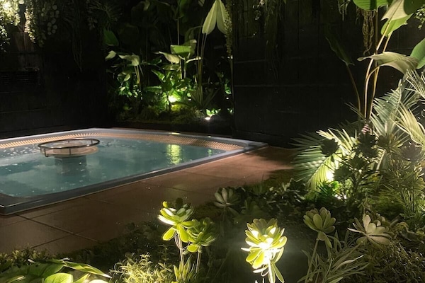 Sauna, hot tub, steam room, Turkish bath