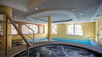 Indoor spa tub
