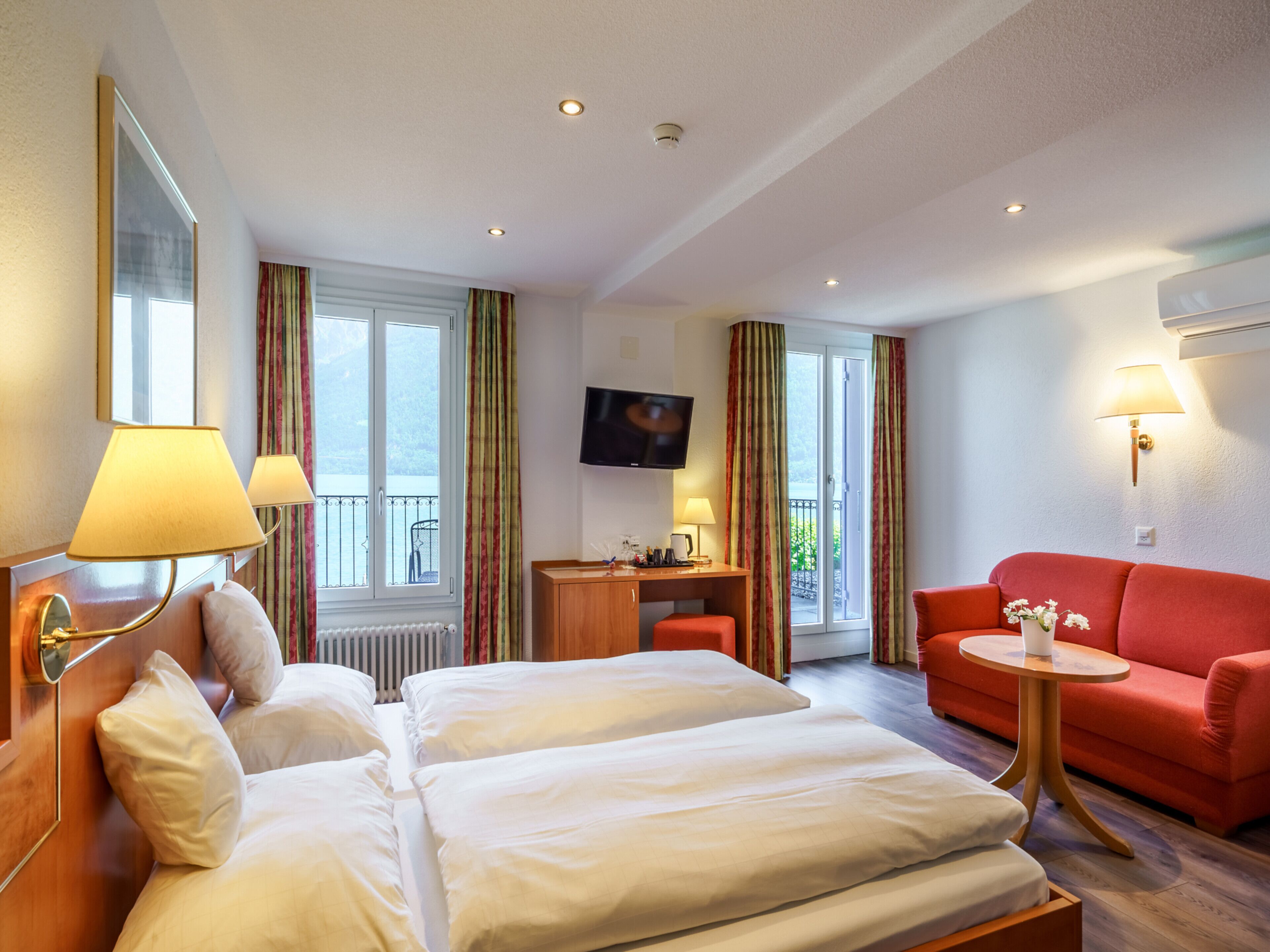 comfort double room, balcony, lake view | 1 bedroom, premium bedding, in-room safe, individually furnished