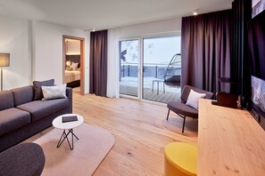 40-inch flat-screen TV with satellite channels, TV, heated floors - Active Nature Resort DAS SeeMOUNT (See)