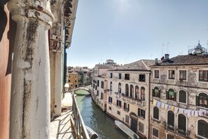Vue sur la ville depuis l’hébergement