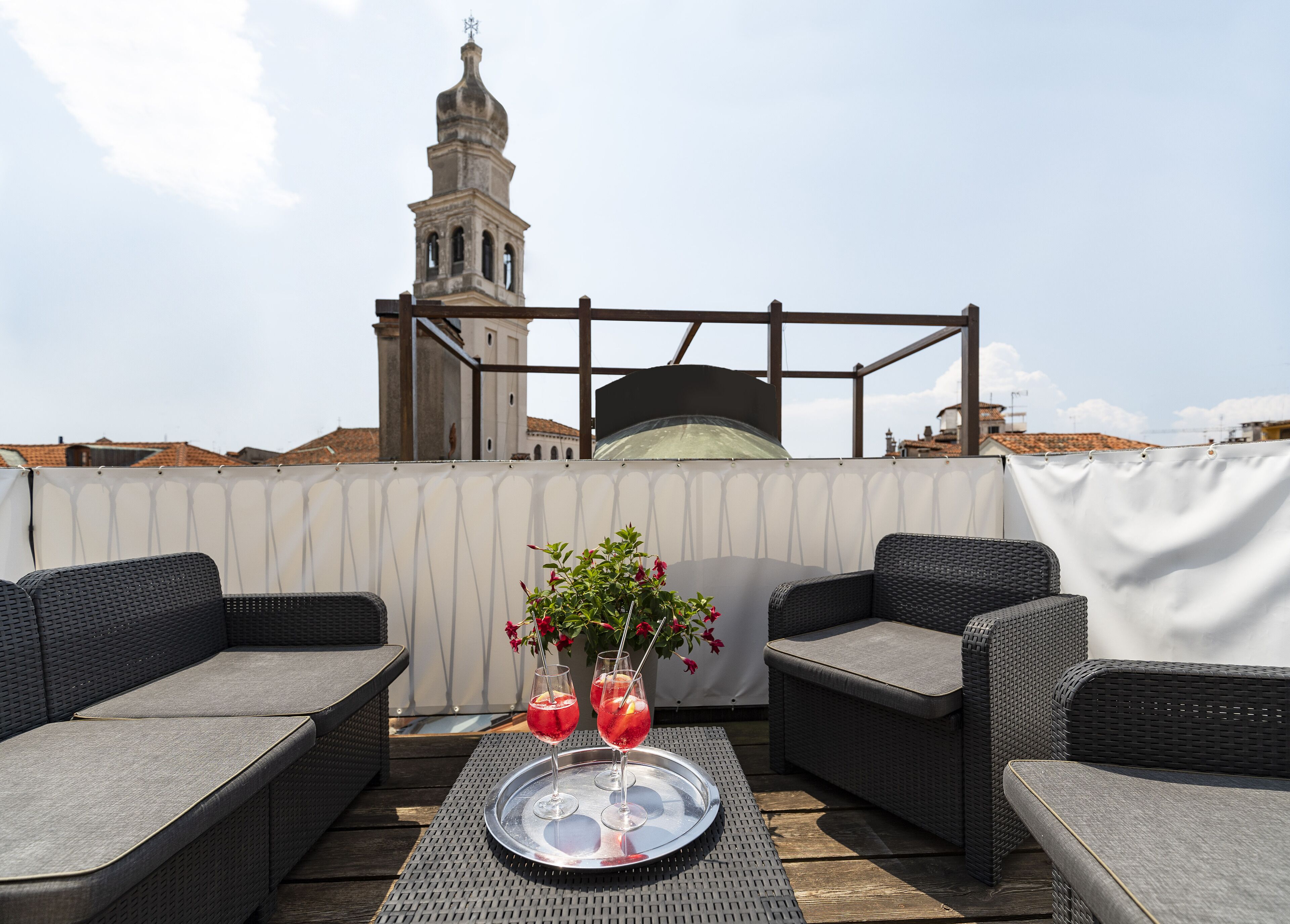 Svit - 2 sovrum - 2 badrum - utsikt mot kanalen | Terrass/Patio