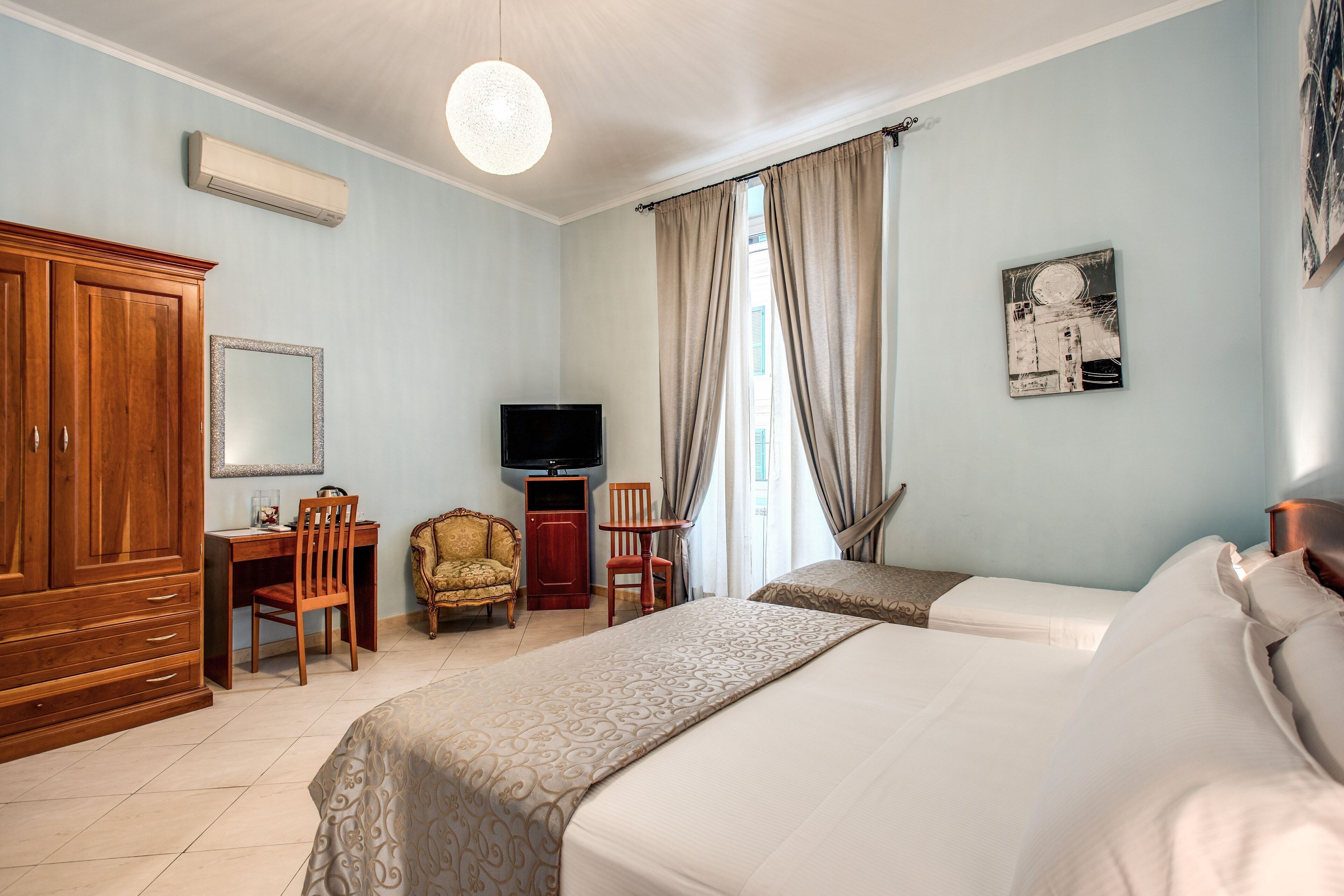 triple room | free minibar items, in-room safe, soundproofing, free cots/infant beds