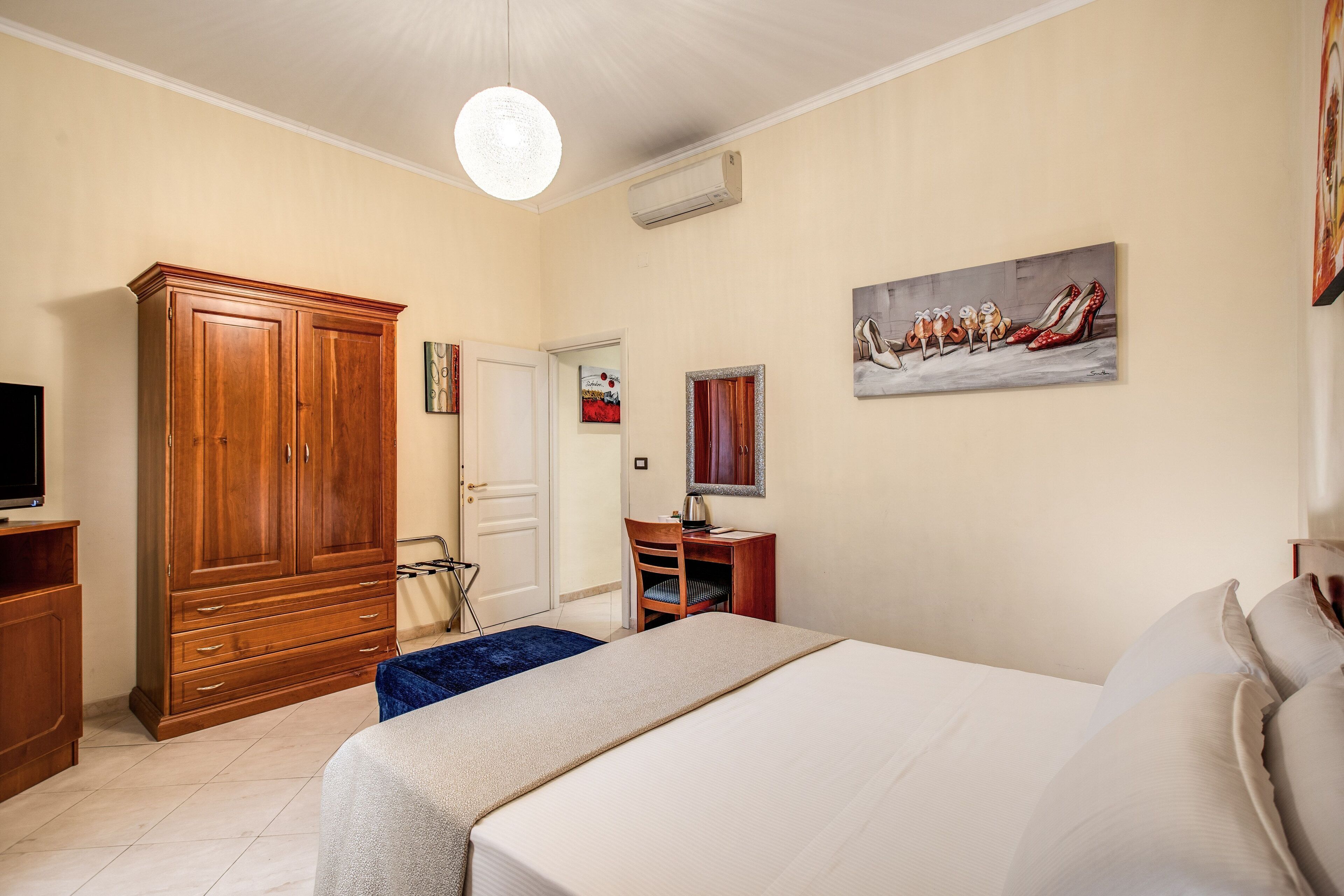 triple room | free minibar items, in-room safe, soundproofing, free cots/infant beds