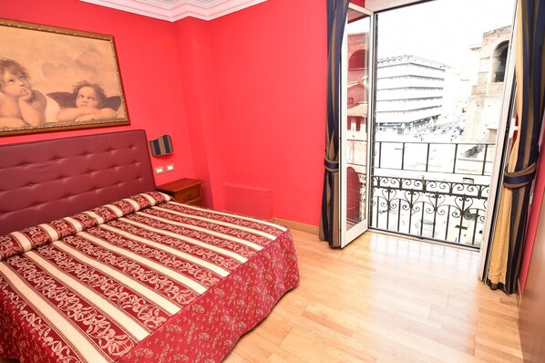 غرفة مزدوجة | 6 عدّة غرف نوم وملاءات إيطالية من طراز فريتي وأسرّة سليكت كومفورت